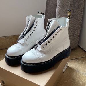 Platform dr martens, worn once, new condition